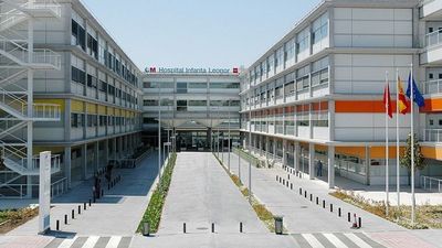 Impactantes imágenes muestran a pacientes con coronavirus tirados en el suelo y amontonados en pasillos en hospitales de Madrid