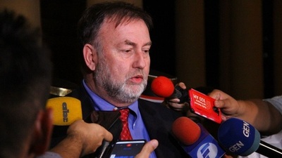 Salario público desde abril se pagará con los préstamos, afirma ministro