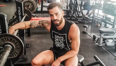 Renato Pronto estrenó look por la cuarentena