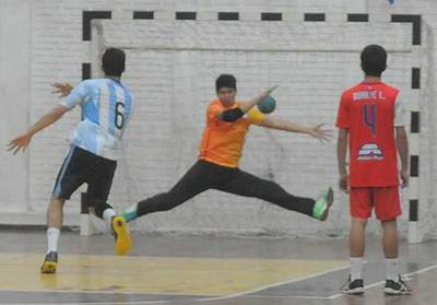 Deportistas becados seguirán recibiendo ayuda pese al paro de actividades