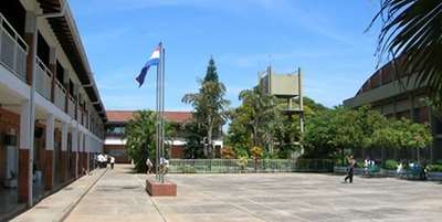El salario de 30 mil docentes quedaría resentido si se exonera el pago de cuotas en colegios privados, advierten