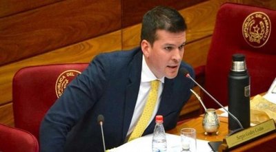 Proyecto busca establecer tope salarial y prohibir contratar a familiares en la función pública