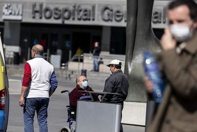 Coronavirus en España: hubo 864 muertes en 24 horas pero las autoridades hablan de una “estabilización del a pandemia”