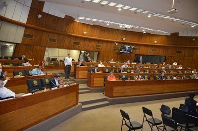 Senado evita que Gobierno destine recursos de municipios a COVID-19