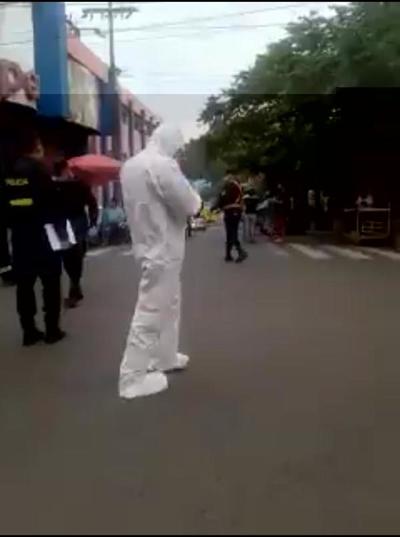 Muerte súbita: El hombre estaba formando fila en un supermercado