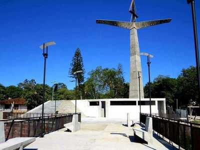 Levantan la ''Cruz-Cristo” de 31 metros de altura en Villa Florida Misiones