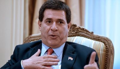 Recordando a la suya, el expresidente Horacio Cartes saludó a las madres en su día