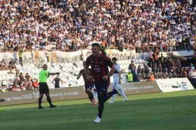 Cerro recibe sanción de la FIFA por deudas