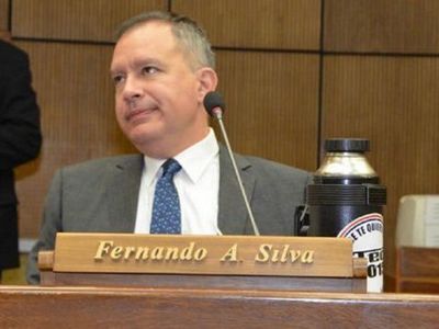 Facetti dice que el trasfondo de su expulsión es cuestionar la gestión de Efraín