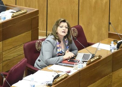 Según Ovelar el problema del MEC es la falta de comprensión y el autoritarismo de Petta