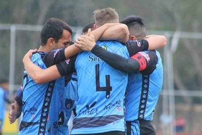 Con la inminente suspensión del torneo, la Intermedia se vuelve un caos