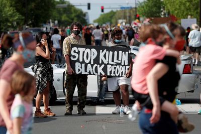 Inquietud en Estados Unidos por la muerte de un hombre afroamericano durante una aparente brutal detención policial