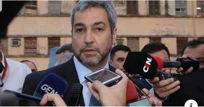 Mario Abdo anuncia que contratarán a 500 personales de blanco para el IPS