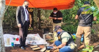 Salto del Guairá: Desmantelan laboratorio para procesar drogas