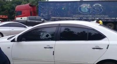 Acompañante del jefe de seguridad del penal de Coronel Oviedo acribillado se "salvó de milagro"