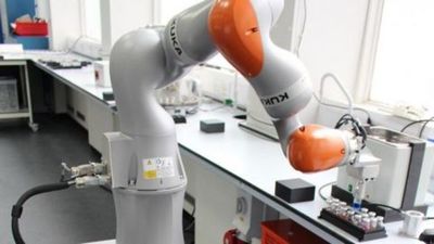 Crean un "robot científico" capaz de realizar experimentos de laboratorio